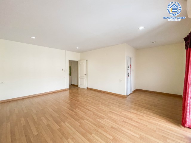 ทาวน์โฮมมือสอง ม. จงสุข วงศ์สว่าง 19 บ้านสวยพร้อมเข้าอยู่ บนเนื้อที่มากถึง 33.80 ตร.ว. ฟังก์ชัน 3 ห้องนอน 3 ห้องน้ำ แถมเครื่องปรับอากาศ 4 เครื่อง + เครื่องทำน้ำอุ่น + เครื่องดูดควัน  บนทำเลที่ดี เชื่อมต่อถนน กรุงเทพ-นนทบุรี, วงศ์สว่าง, รัตนาธิเบศร์ ใกล้รถไฟฟ้า "สถานีวงศ์สว่าง" และใกล้ทางด่วน "ศรีรัช"